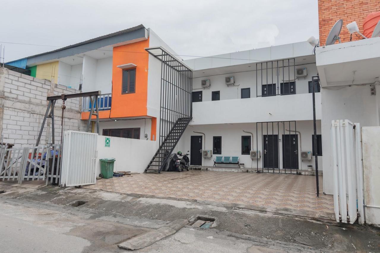 Reddoorz At Sani Guest House Balikpapan Exterior foto